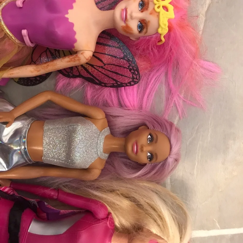 Barbies - Picture 4 of 5